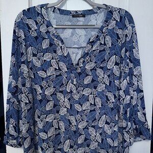 2X Navy and White, Clementa Split Neck Textured Knit Top
